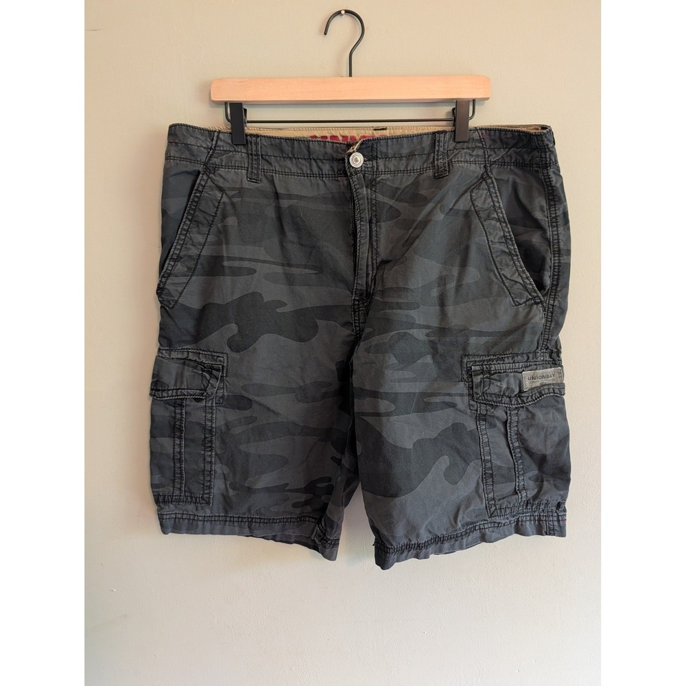 Vintage Unionbay Y2K Mens Grey Camo Cargo Shorts Baggy Sz 38 Camouflage Casual